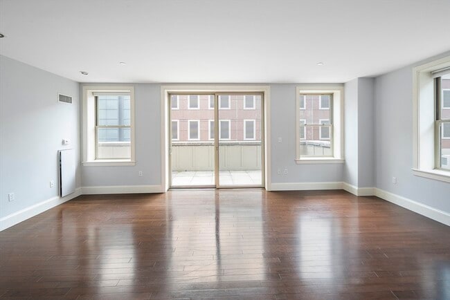 Building Photo - 116-128 Rantoul St