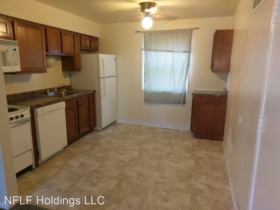 917 E Iowa Ave, Indianola, IA 50125 Room for Rent in Indianola, IA