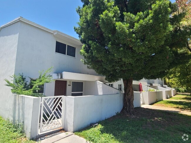 Building Photo - 1977 NW 5th Pl
