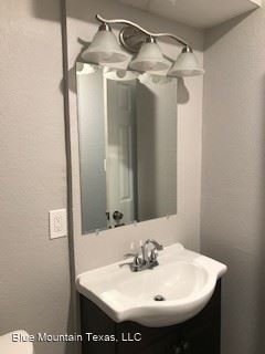 Foto del edificio - 4 br, 2 bath House - 8201 Silver Creek  Rd.