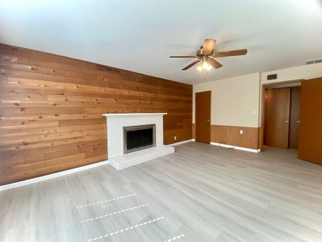 Foto del edificio - Spacious 3-Bed, 2.5-Bath Home in Fremont’s...