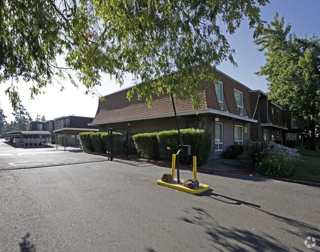 Central Park Apartments Sacramento Ca Building Photo Central Park Apartments
