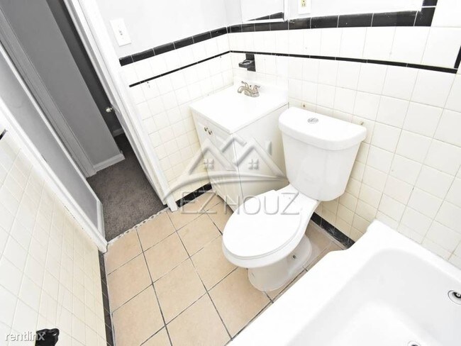 Building Photo - 3 br, 1 bath Apartment - 4809 Beaufort Ave