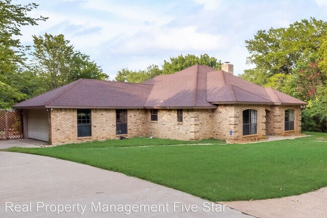 Foto del edificio - 3 br, 2 bath House - 1400 Robin Ln