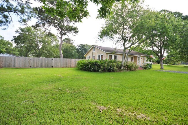Building Photo - 2642 Loganberry Cir