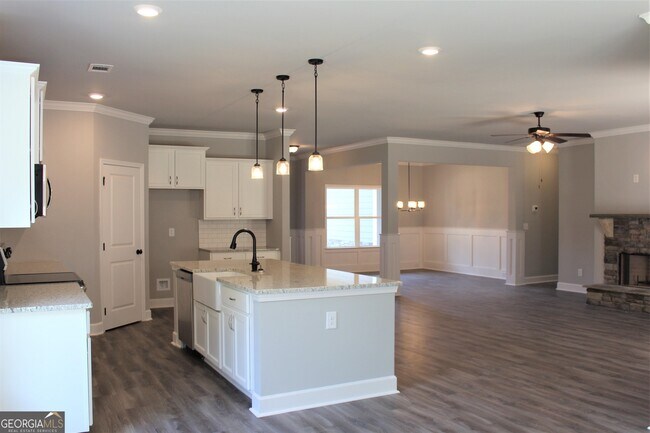 Foto del edificio - 90 Hawthorn Ln