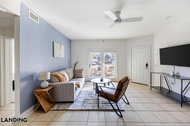 Foto del edificio - 20050 Oak Rd E