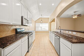 Building Photo - 10506 Pleasant Villas Ln