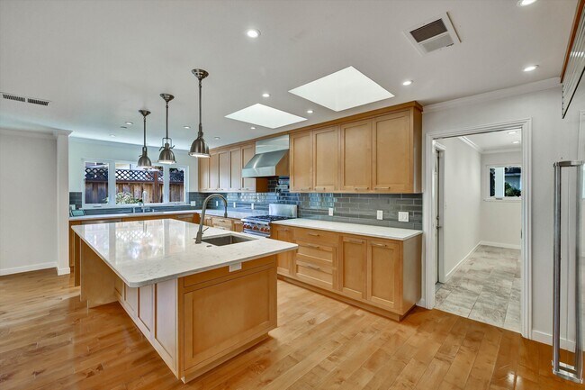 Foto del edificio - 1681 Kensington Ave