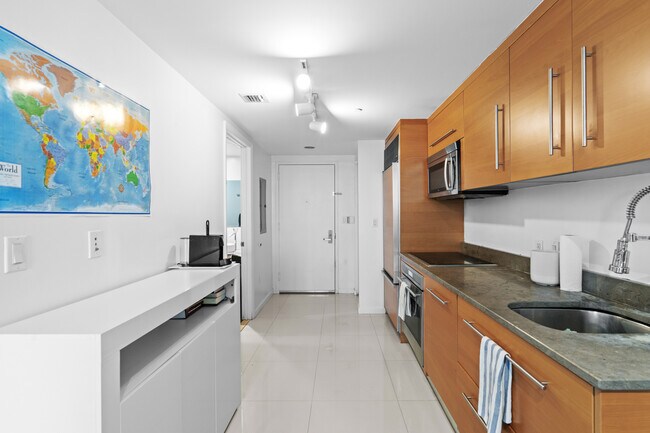 Foto del edificio - 465 Brickell Ave