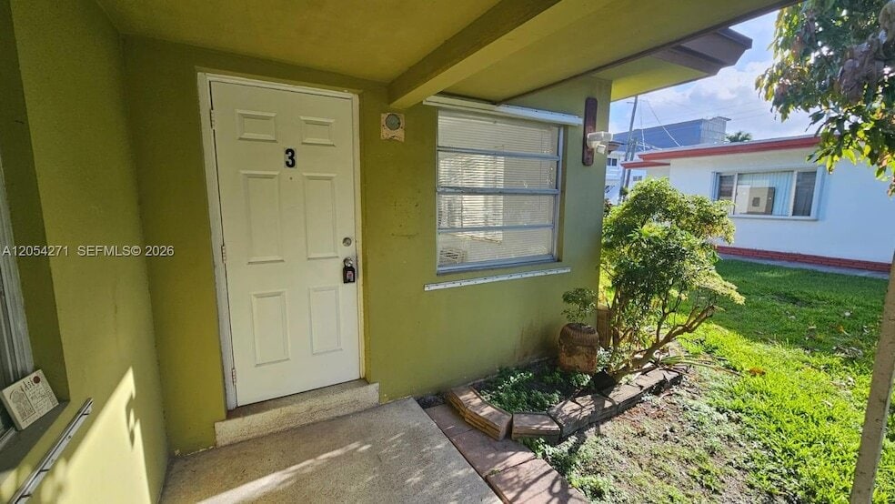 Photo - 808 NE 10th Street Unit 3