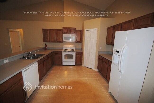 Foto del edificio - 1137 Heather Glen Dr