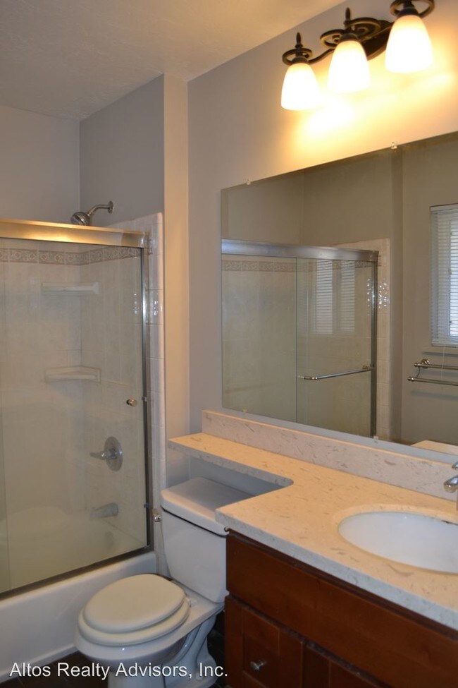 Building Photo - 560 N 9th St