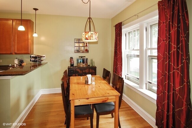 Foto del edificio - 227 N Oak Park Ave