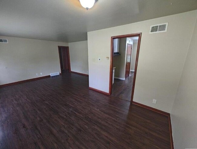 Building Photo - BELOW MARKET RENT!
