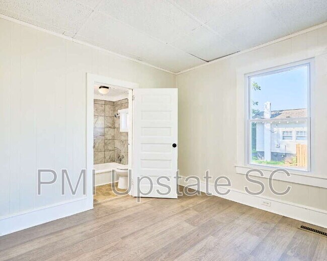 Foto del edificio - 10 E Main St