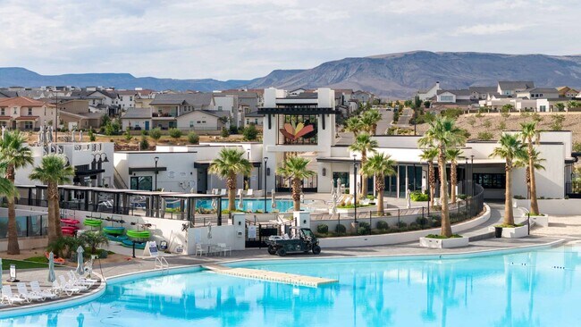 Building Photo - Luxury Living in Desert Color - Stunning 4...