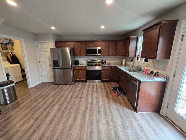 Foto del edificio - 8483 Scouts Rd