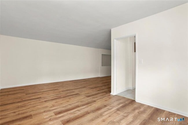 Building Photo - 39 Glenbrook Rd