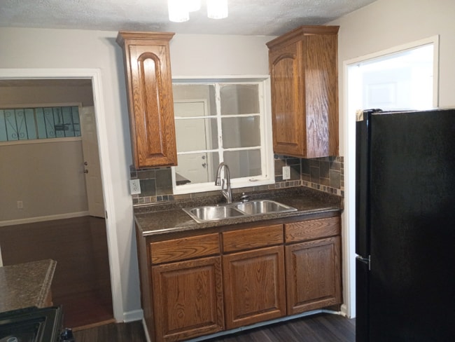 Foto del edificio - 1317 Fernwood Dr