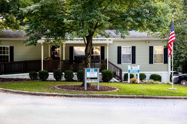 Building Photo - Stockbridge Estates