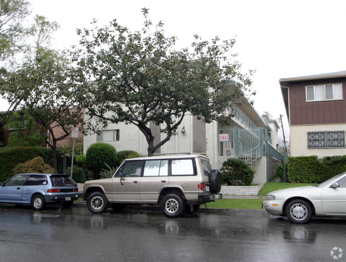Foto del edificio - 5811 Harold Way