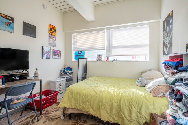 3BR, 1BA - 903SF - Bedroom - Park Terrace West
