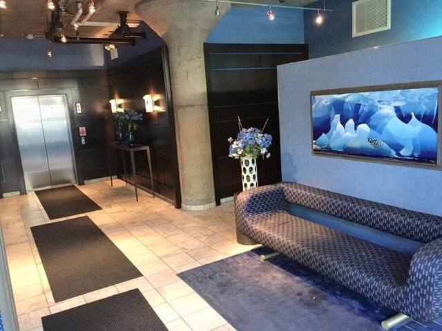Foto del edificio - 1001 W 15th St