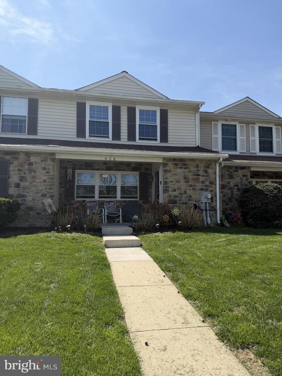 Building Photo - 628 Lancaster Ct