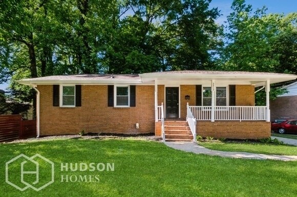 Foto del edificio - NOW AVAILABLE! - 5313 Coburg Ave, Charlott...