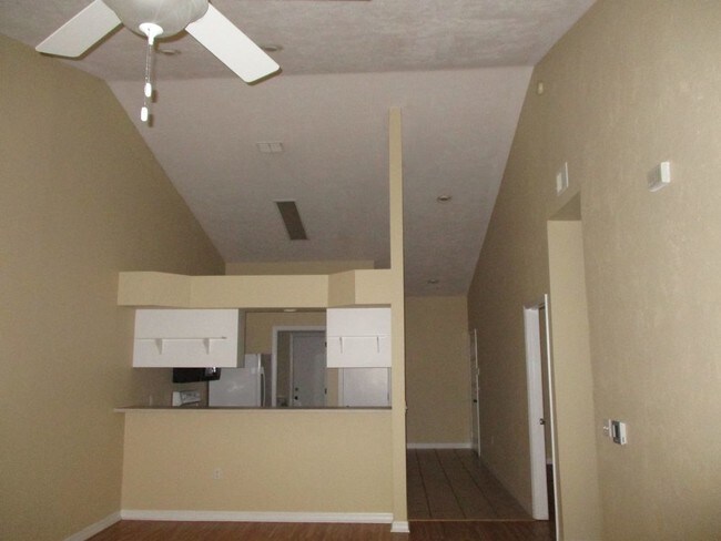 Building Photo - 4700 SW Archer Rd