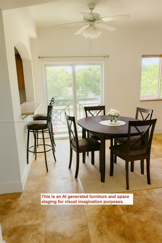 Foto del edificio - 357 N Royal Poinciana Blvd