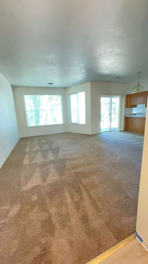Building Photo - 3 Bedroom 2 Bath Downstairs Apartment