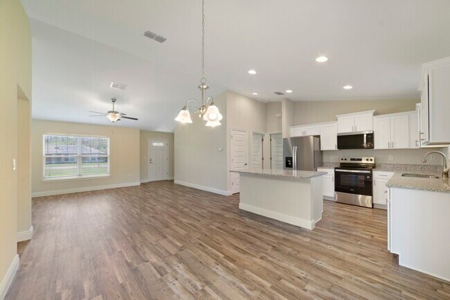 Building Photo - 238 Oak Cir