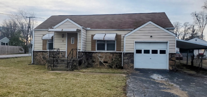 Primary Photo - 1525 Maxwell Rd
