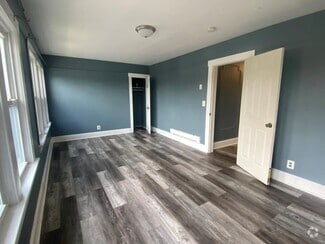 Building Photo - 23 Forest Ave