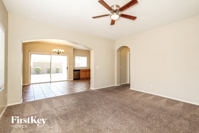 Foto del edificio - 14807 W Wethersfield Rd