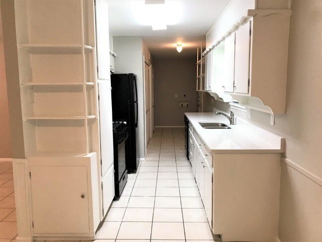 Foto del edificio - 1212 Cavender Dr