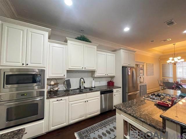 Foto del edificio - 2121 Rockybrook Dr