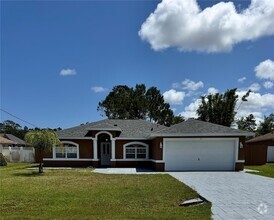 Building Photo - 15 Fernon Ln