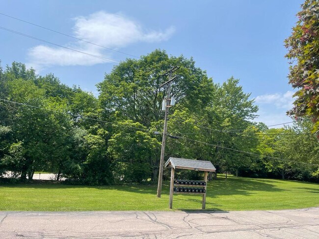 Foto del edificio - 100 E Hickory Grove Rd