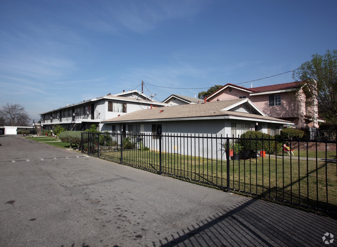 Primary Photo - 15843 Sierra Vista Ct
