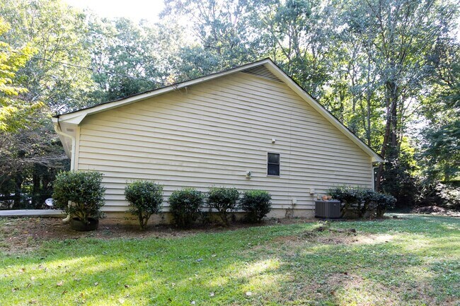 Building Photo - 3192 Octavia Ln