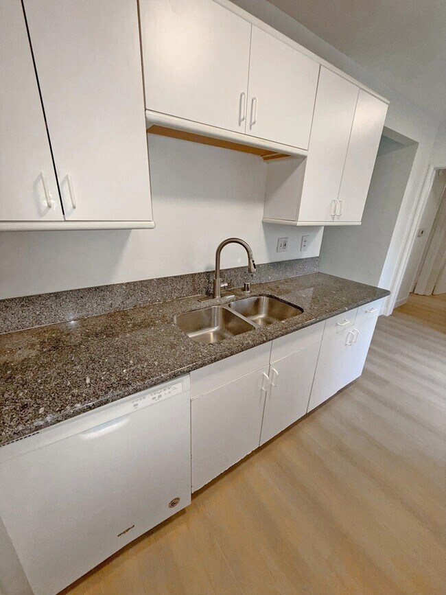 Foto del edificio - 4402 Mammoth Ave