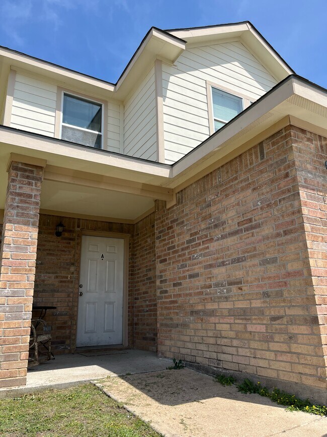 719 Claremont Pky, Marble Falls, TX 78654 Townhome Rentals in Marble