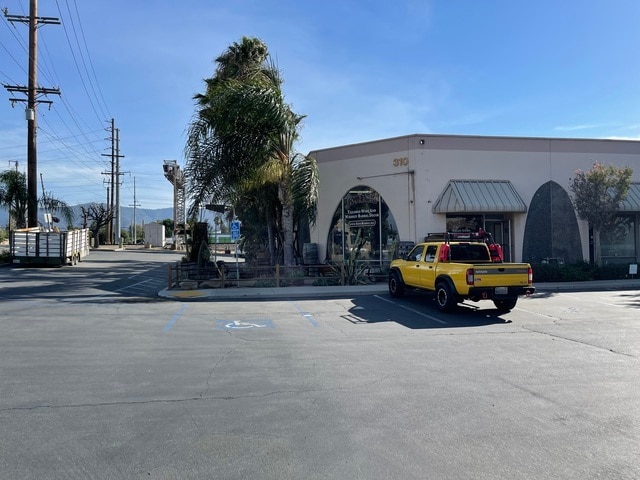 Building Photo - 310 & 312 N Cota Street