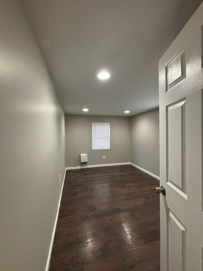 Foto del edificio - 24 E Silver St