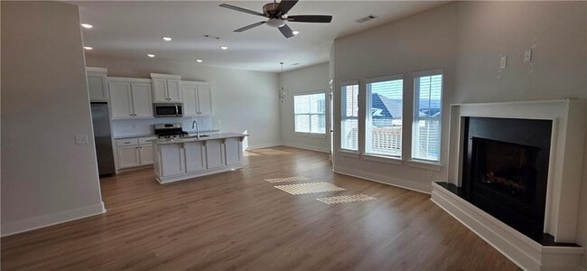 Foto del edificio - 921 Round Top St