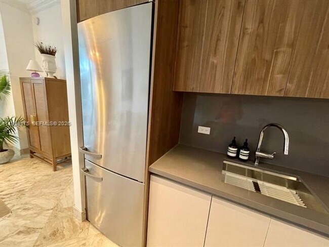 Foto del edificio - 3470 E Coast Ave