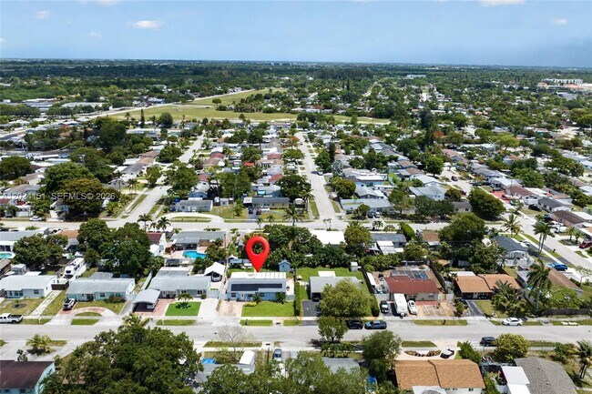 Foto del edificio - 4311 SW 24th St